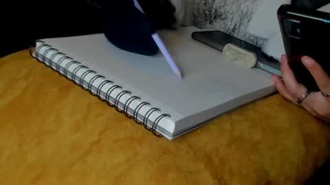 Waningrose  Lu online show from March 8, 7:40 pm