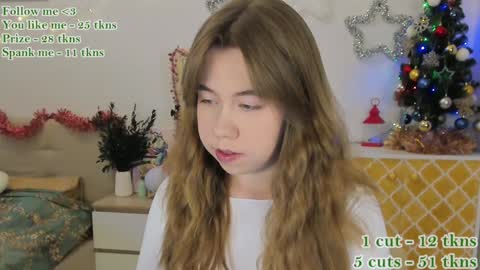 Snapshot of watermelon_sugar_ chatting on December 24, 9:17 am Tess Pls support me with Can we reach 155 my favorite number online show from December 24, 9:17 am