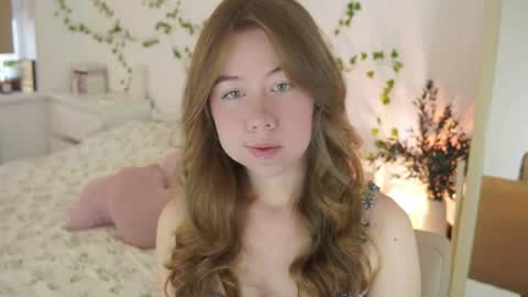 Snapshot of watermelon_sugar_ chatting on September 23, 10:13 am Tess Pls support me with Can we reach 155 my favorite number online show from September 23, 10:13 am