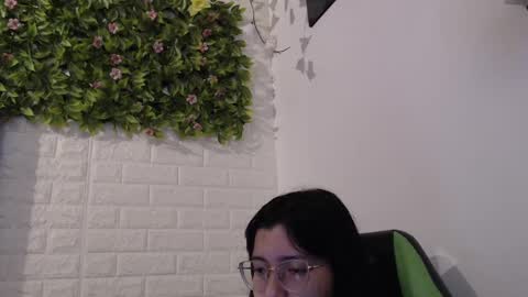 Trixie 3 online show from February 17, 1:33 pm