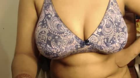 mina online show from March 24, 5:18 pm