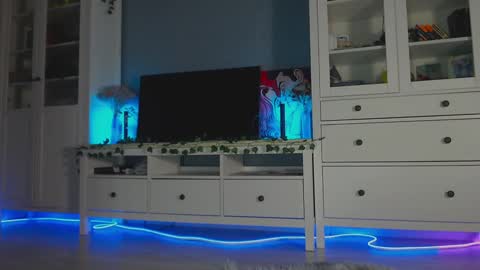 Snapshot of weed_princesss chatting on December 15, 2:16 pm  moon  online show from December 15, 2:16 pm