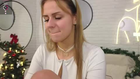 Im Wendy online show from December 18, 9:30 pm