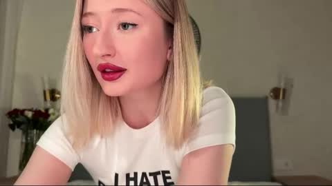 Daisy    online show from February 14, 5:48 pm