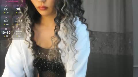 Snapshot of wendy_marvel chatting on December 28, 4:41 am Wendy online show from December 28, 4:41 am