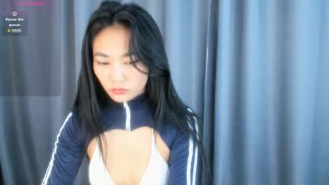 Snapshot of wendy_marvel chatting on March 6, 5:46 am Wendy online show from March 6, 5:46 am