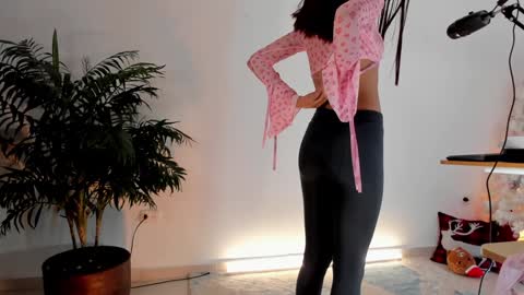 wendymoah online show from December 20, 10:00 pm