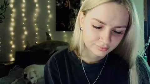 whitehex666 online show from December 2, 3:47 pm