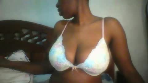 whitney_ly online show from May 4, 12:31 pm