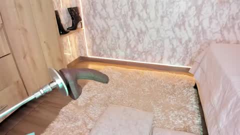 whitneyyfox online show from May 15, 11:29 pm