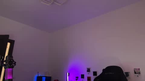 iggy iggz online show from May 22, 5:16 am