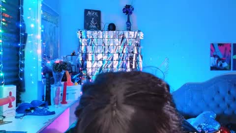 Laura  online show from February 13, 5:37 am