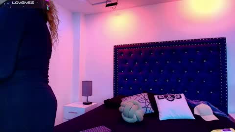 sussy online show from May 27, 12:35 pm