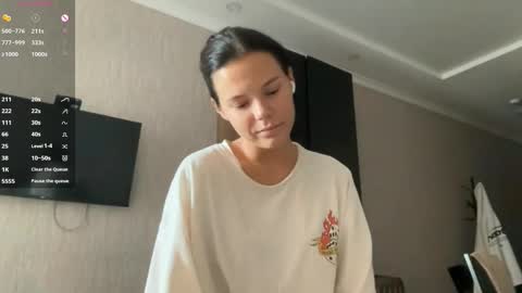 Mia online show from September 11, 5:19 am