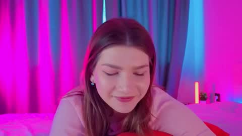 Vicki3 online show from February 18, 7:29 am