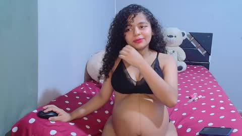 Snapshot of winnifer_gonzalez chatting on October 15, 3:31 am Winnifer Gonzalez online show from October 15, 3:31 am