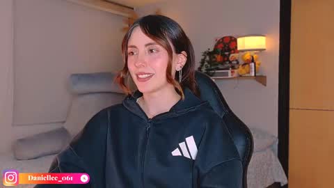   online show from April 14, 3:39 am