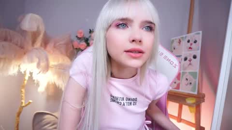 wow_angel online show from May 2, 5:44 am