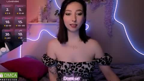 Sue online show from April 4, 8:29 pm