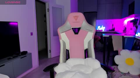 Emi online show from February 5, 4:04 am