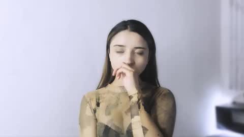 x_jules_ online show from December 17, 11:20 pm