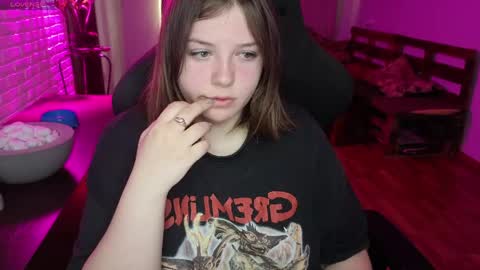 LOVE NERDS ONLY online show from May 11, 4:25 am