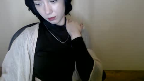 xan_ex online show from March 2, 7:48 am