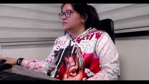 Snapshot of xander_taylor_ chatting on October 15, 4:15 am xander_taylor_ online show from October 15, 4:15 am