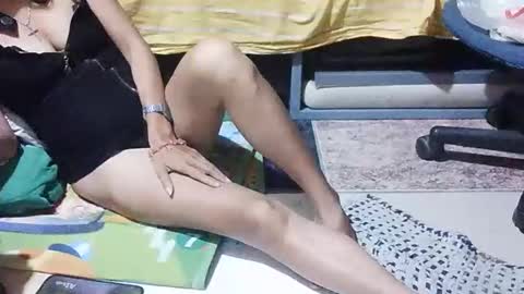 xhotskinny69x online show from September 13, 10:29 pm