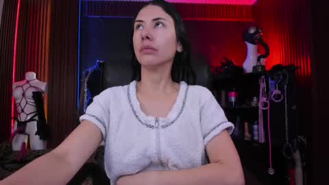 XiaQueen   I M online show from January 19, 11:50 am