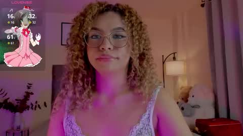 camila online show from December 17, 8:35 pm