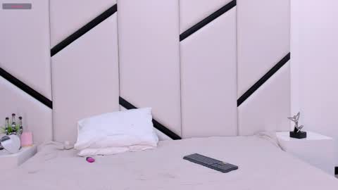 ximenacosta online show from October 22, 12:32 pm