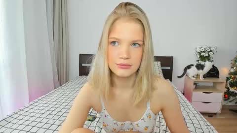 Chloe online show from January 16, 9:05 am