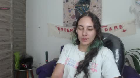 Snapshot of xlunna chatting on December 17, 3:28 pm lunna online show from December 17, 3:28 pm