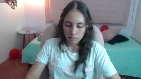 Snapshot of xlunna chatting on February 21, 8:38 pm lunna online show from February 21, 8:38 pm