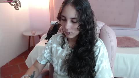 Snapshot of xlunna chatting on February 6, 7:51 pm lunna online show from February 6, 7:51 pm