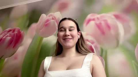 Louise online show from March 6, 12:00 pm