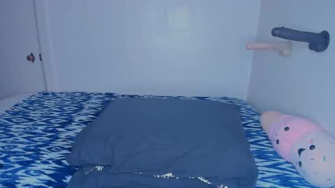 Rae  online show from February 8, 9:46 pm