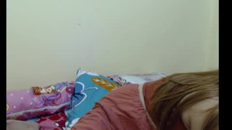 Snapshot of xsexyhotmomma69x chatting on February 7, 6:45 am merayel online show from February 7, 6:45 am