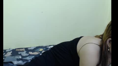 Snapshot of xsexyhotmomma69x chatting on February 24, 6:36 am merayel online show from February 24, 6:36 am