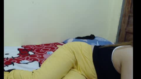 Snapshot of xsexyhotmomma69x chatting on March 4, 7:41 am merayel online show from March 4, 7:41 am