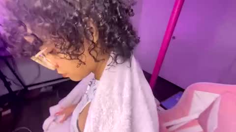 xStarGazingx online show from April 2, 6:44 am