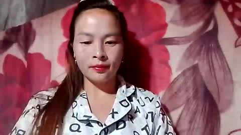 Snapshot of xuxulove00 chatting on October 6, 12:00 pm xuxulove00 online show from October 6, 12:00 pm