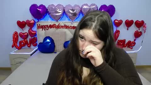 Snapshot of xx_daniella_xx chatting on February 7, 8:33 am xx daniella xx online show from February 7, 8:33 am