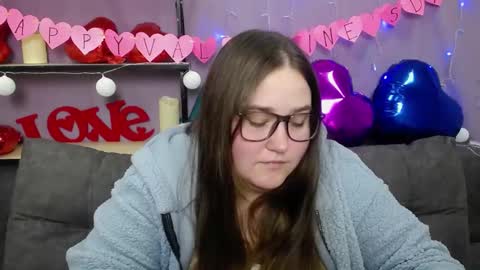 Snapshot of xx_daniella_xx chatting on February 19, 8:41 pm xx daniella xx online show from February 19, 8:41 pm