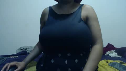 Ayanda online show from December 3, 10:28 am