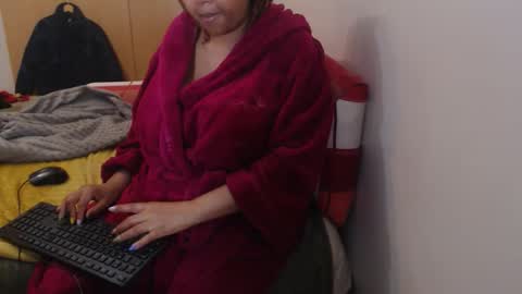 Ayanda online show from April 18, 7:07 pm