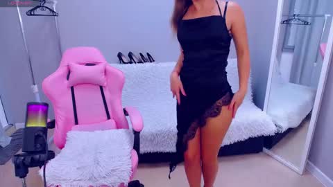 Snapshot of yannanoel chatting on October 2, 7:24 am im hot today online show from October 2, 7:24 am