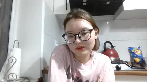 Snapshot of yanverfaille chatting on October 8, 4:22 pm Lily online show from October 8, 4:22 pm