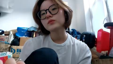 Snapshot of yanverfaille chatting on October 5, 10:42 am Lily online show from October 5, 10:42 am